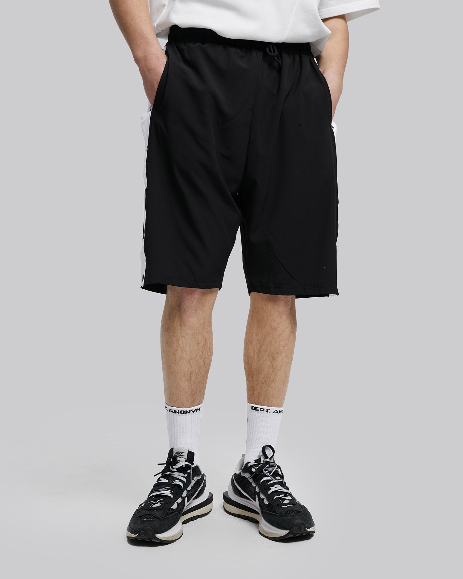 Track-Shorts with Buttoned Sides image 1