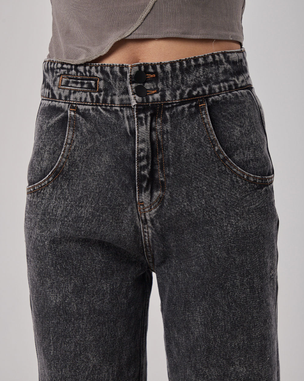 Women's Classic Stretch Jeans image 6