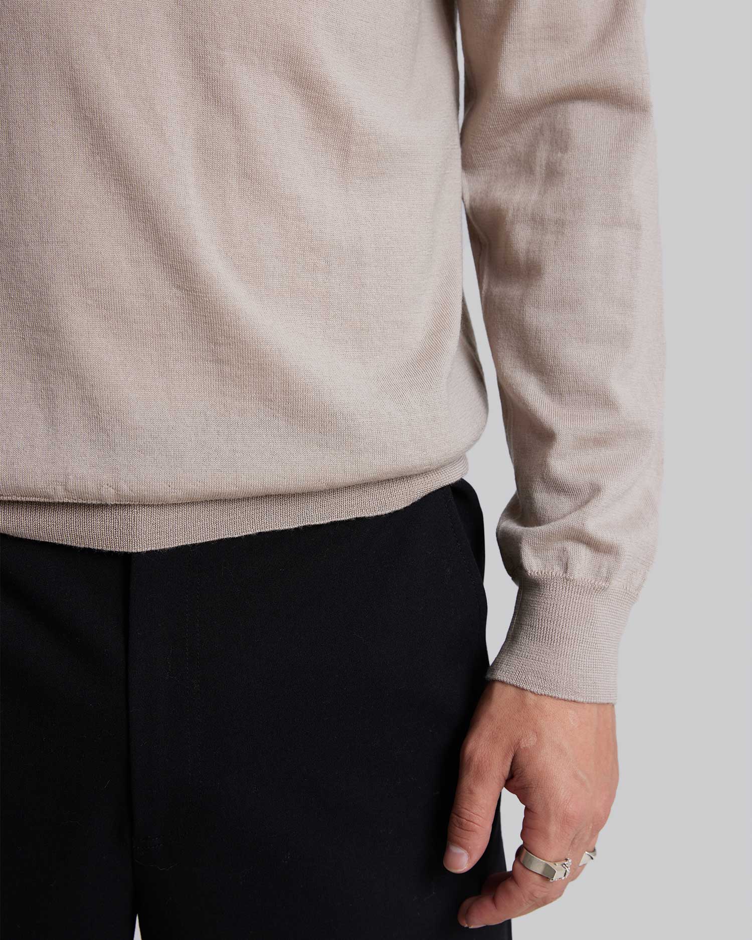 Wool Pull-Over image 5