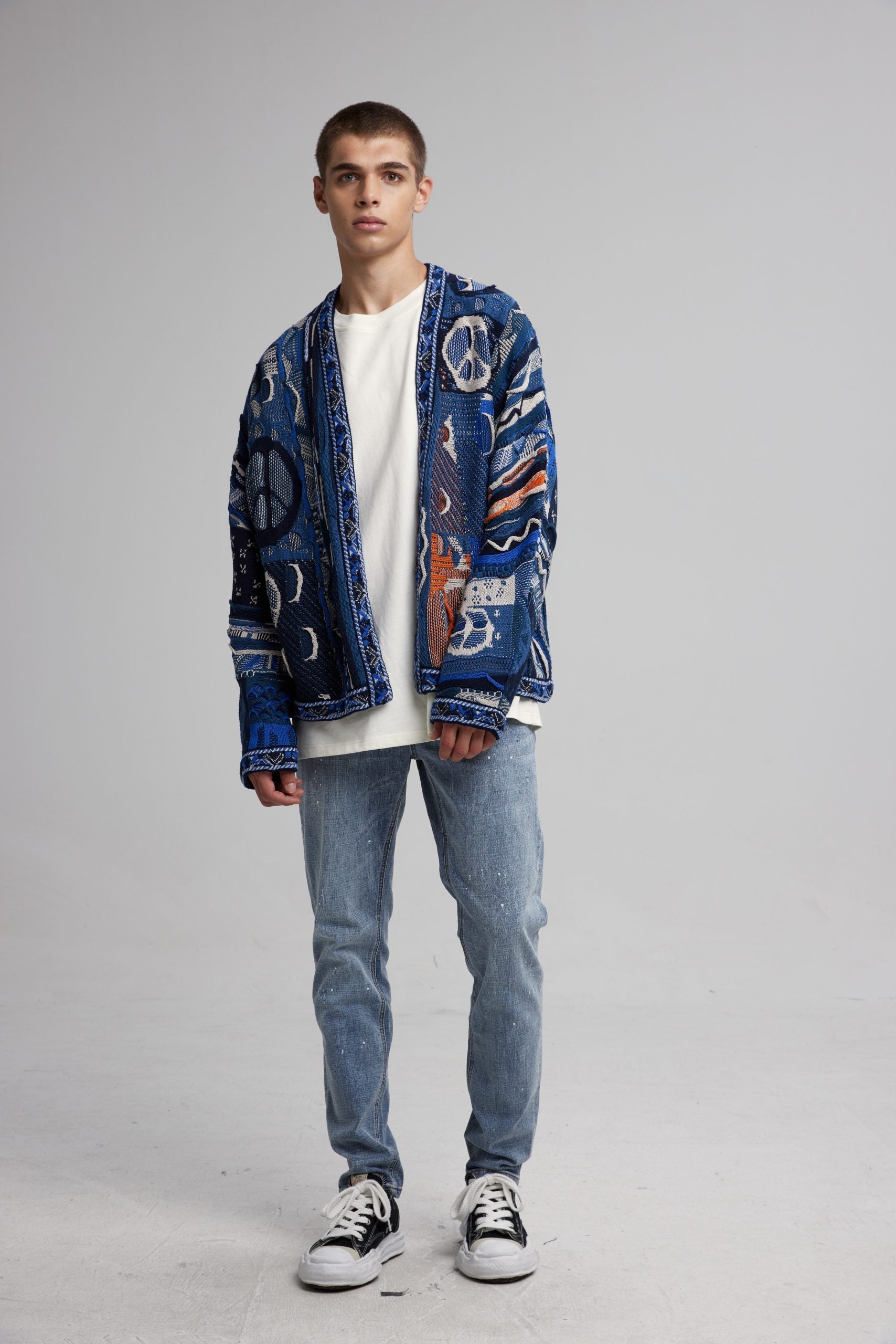 Sweater With Cut-Out Graphics - Blue, M image