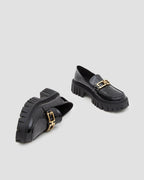 Shiny Leather Loafers With Chain image 5