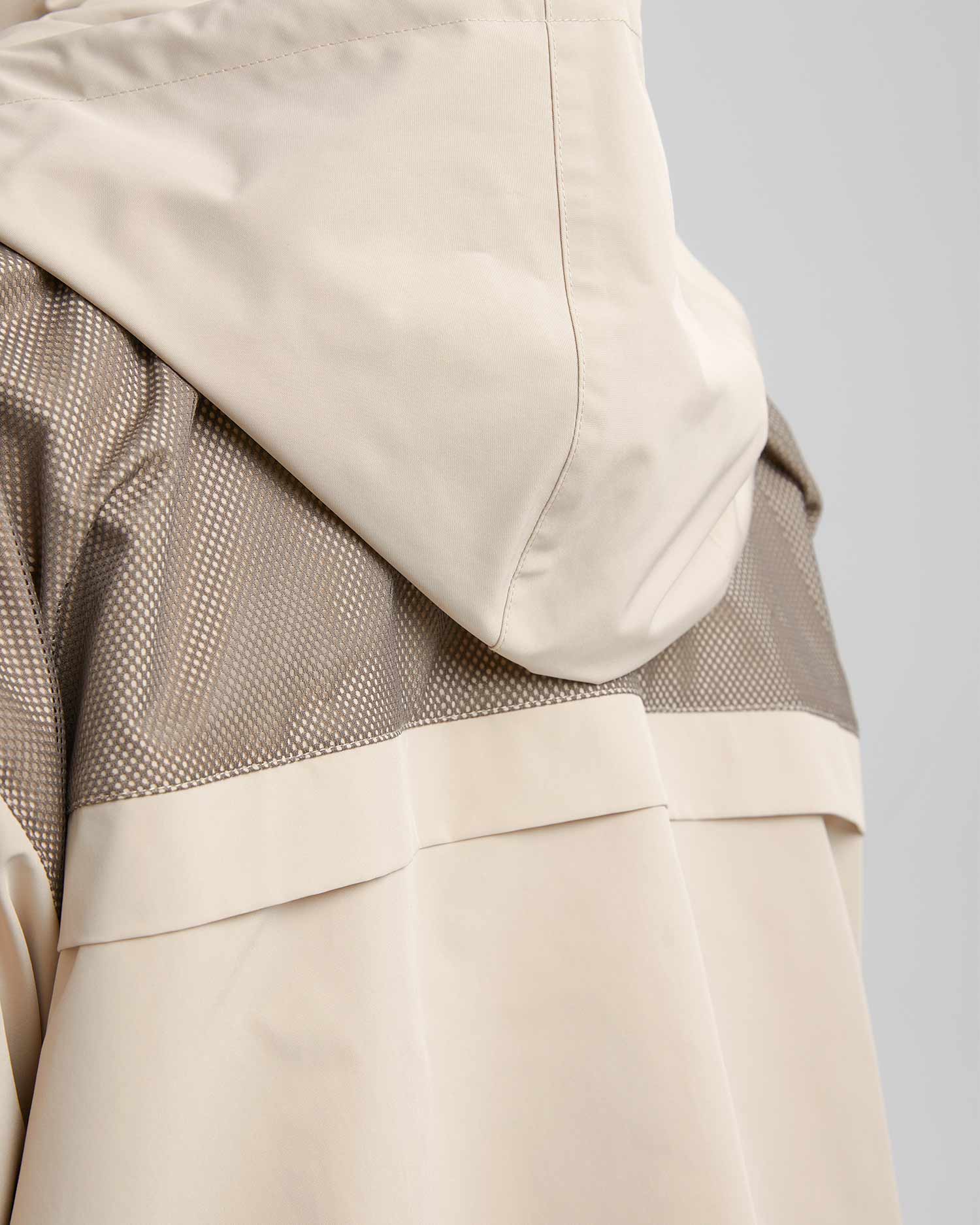 1 × Detachable-Sleeved Windbreaker image 4