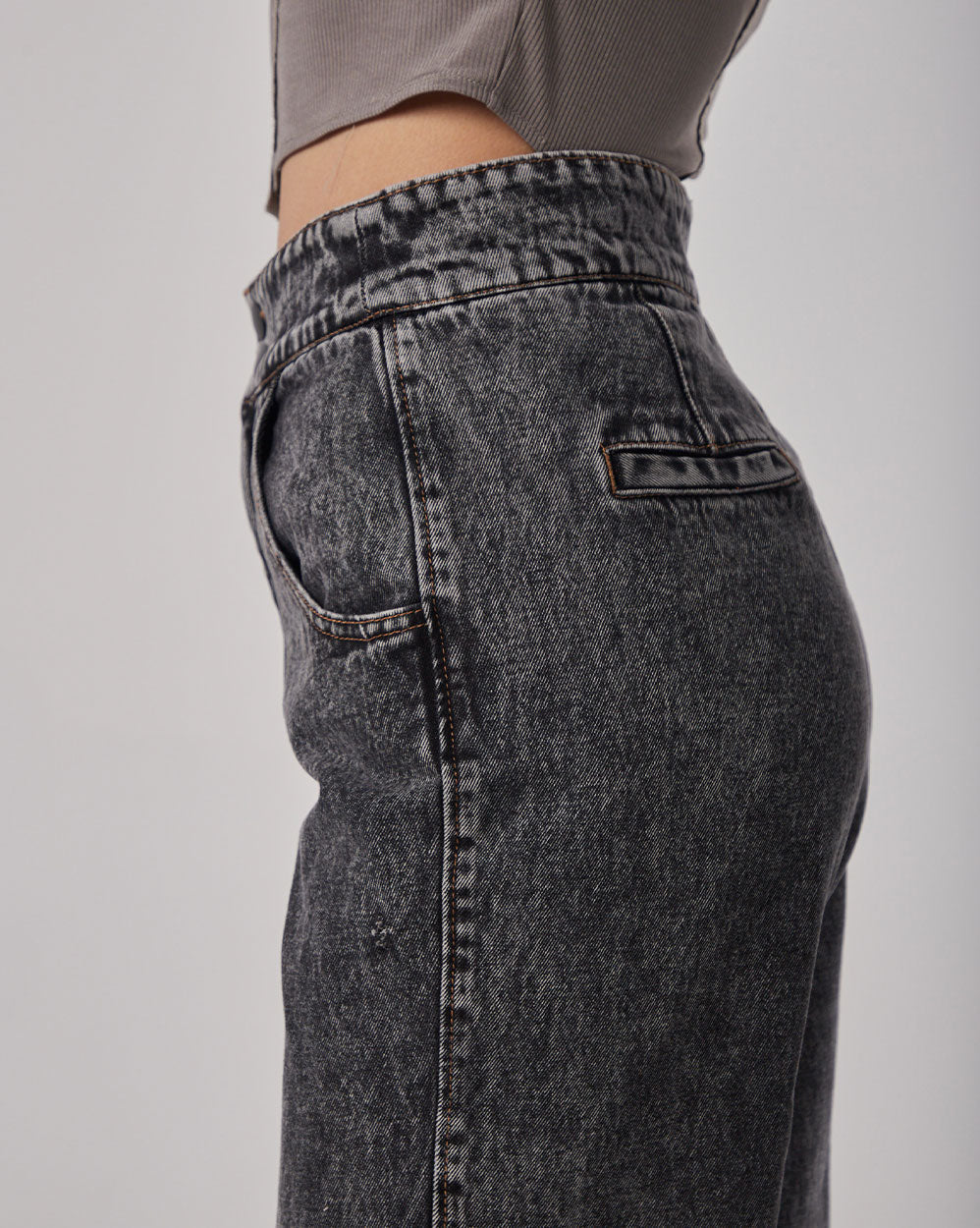 Women's Classic Stretch Jeans image 7