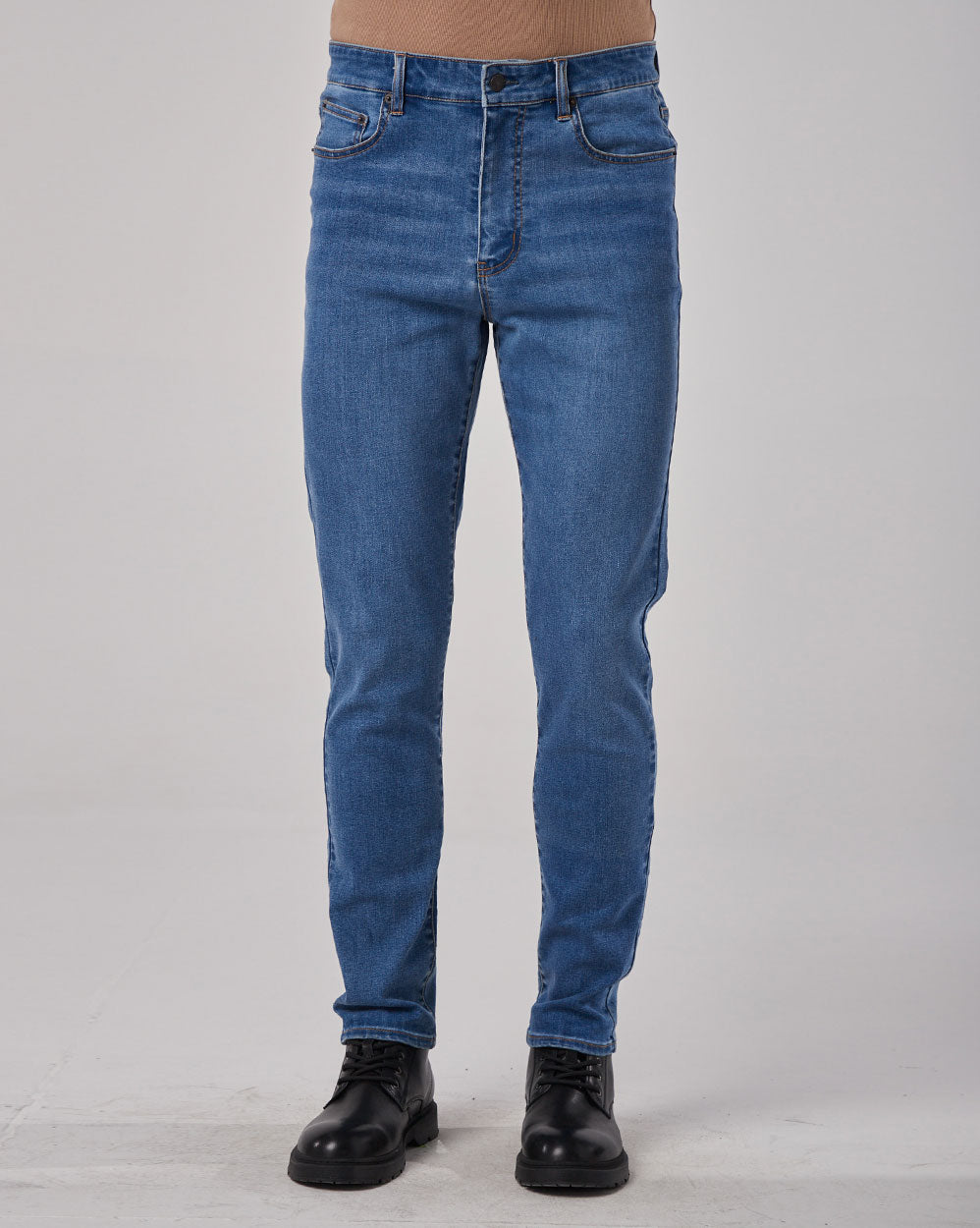 Regular Mid-Rise Jeans - Blue, M image