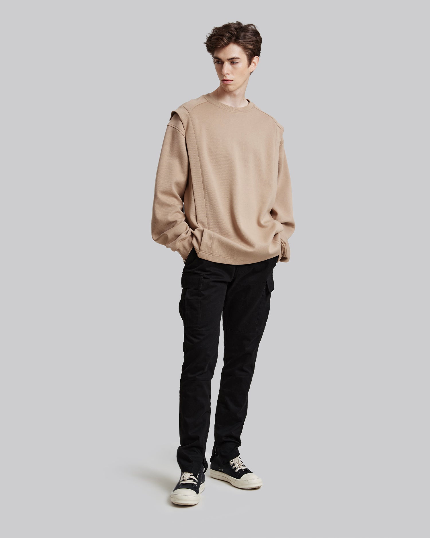 1 × Expandable Camel Sweatshirt image 2