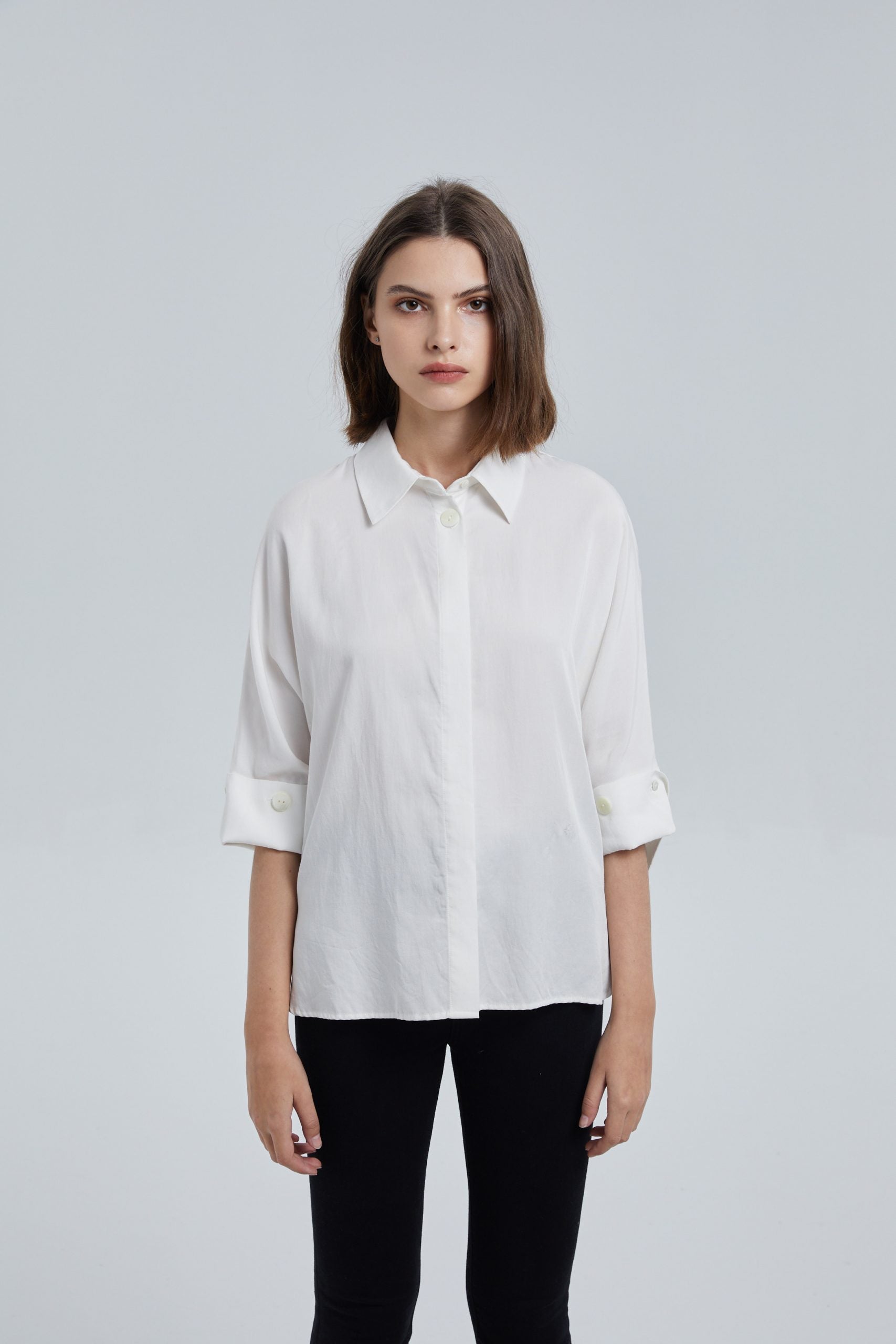Loose-Fit Classic Short-Sleeve Shirt - White, L image