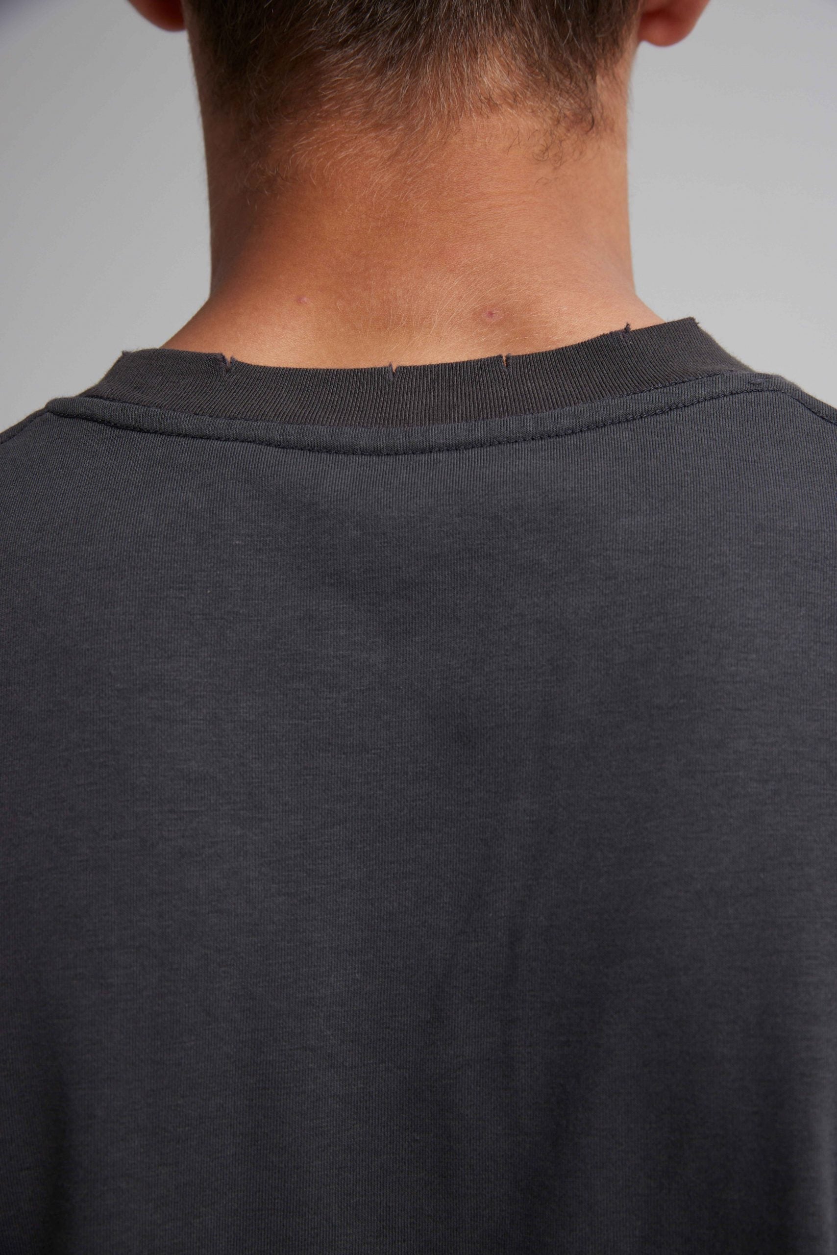 T-Shirt With Collar Details image 4