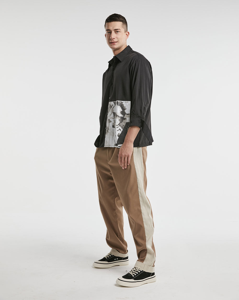 Classic Long-Sleeve Shirt With Prints image 2