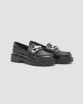 Shiny Round-Toe Loafers With Pearl Buckle image 0