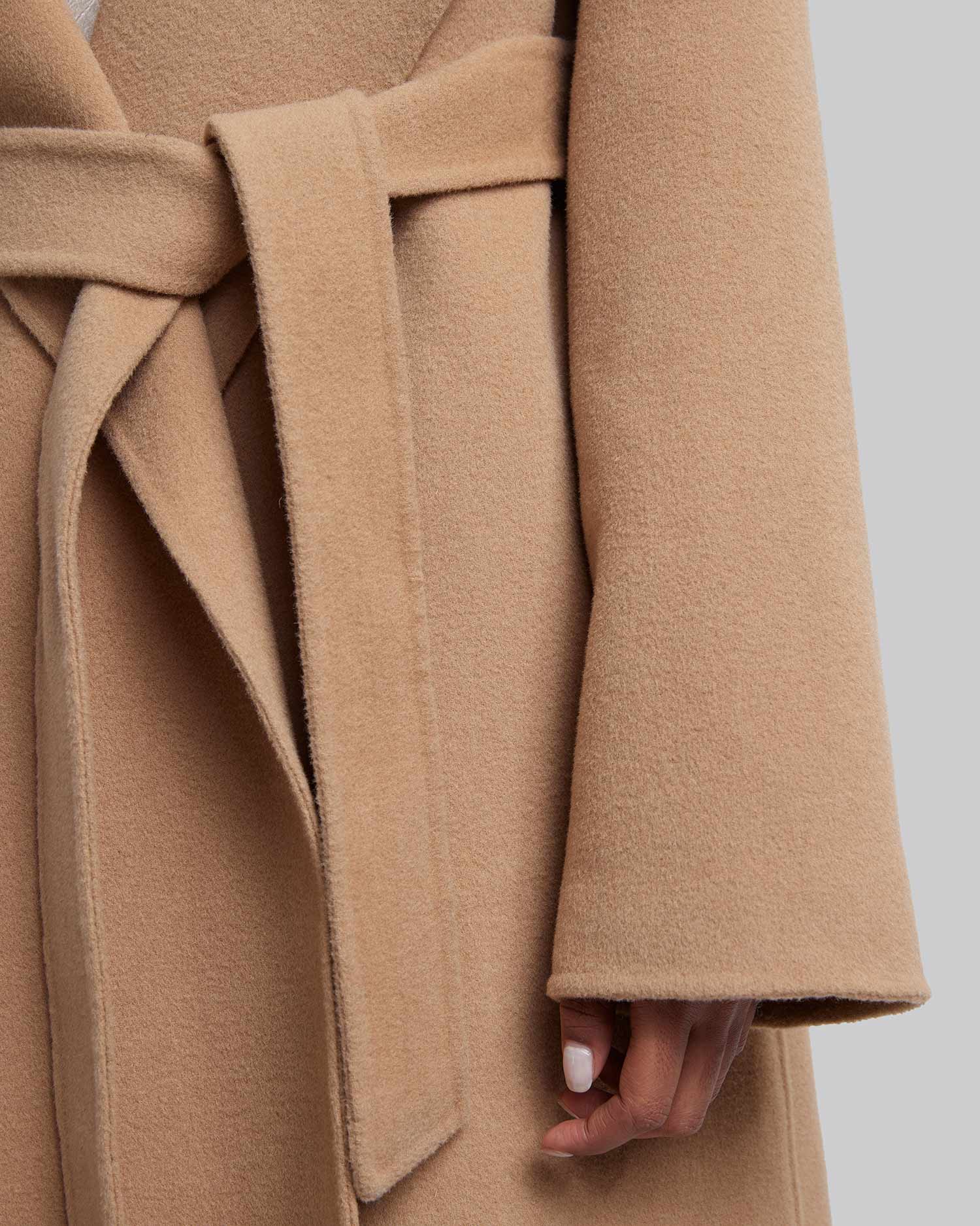 Hooded Wool Coat with Large V-Lapels image 4