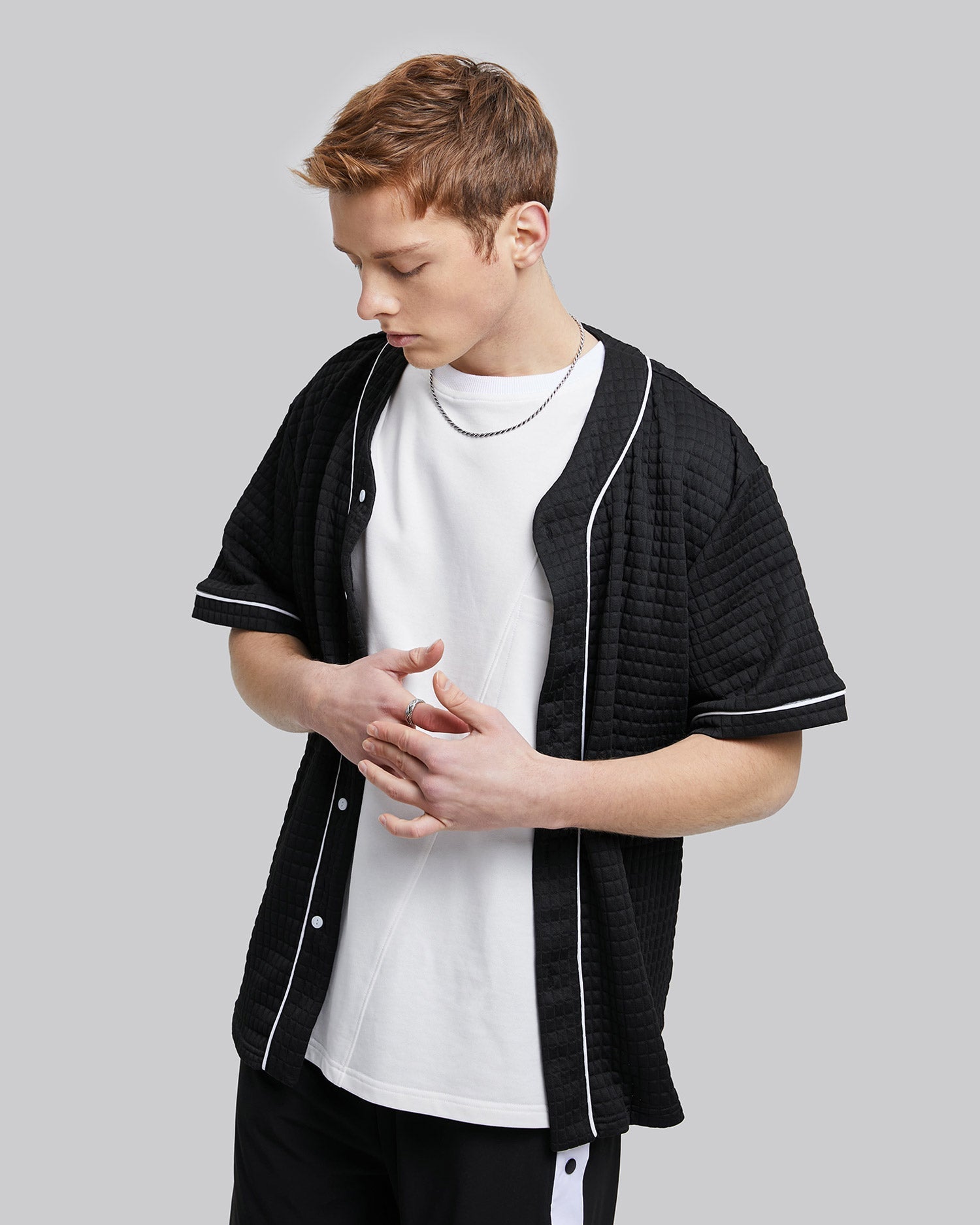 Short Sleeve Buttoned Cardigan image 3