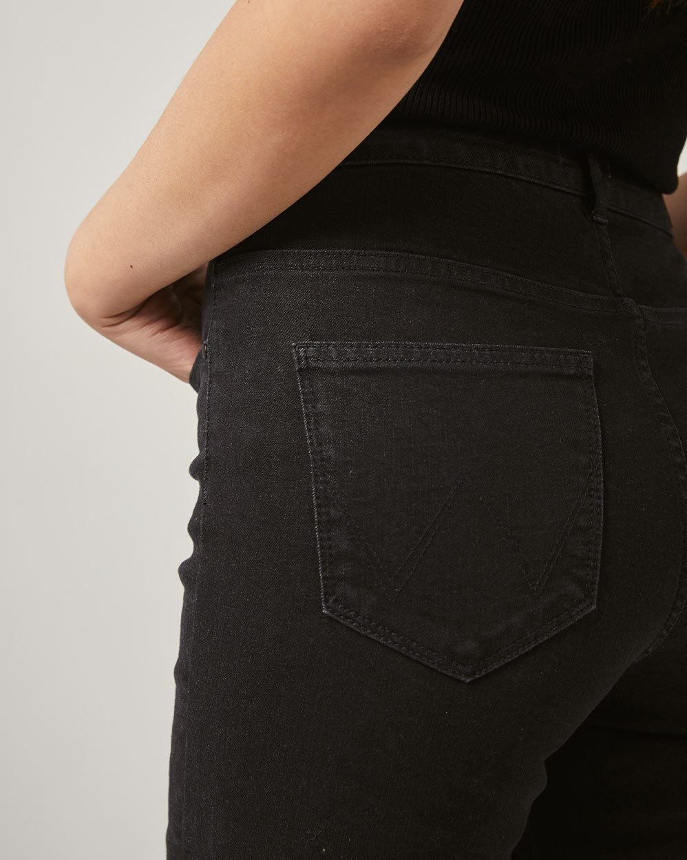 Women's Classic Slim-Fit Jeans image 4