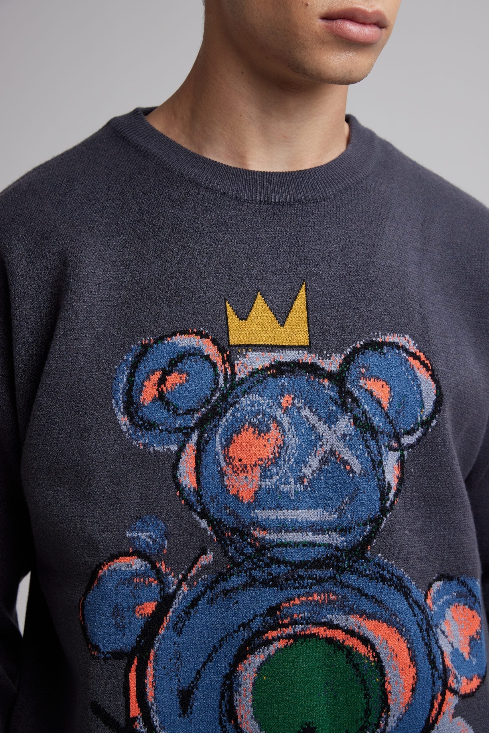 Crewneck With Teddy-Bear Graphics image 3