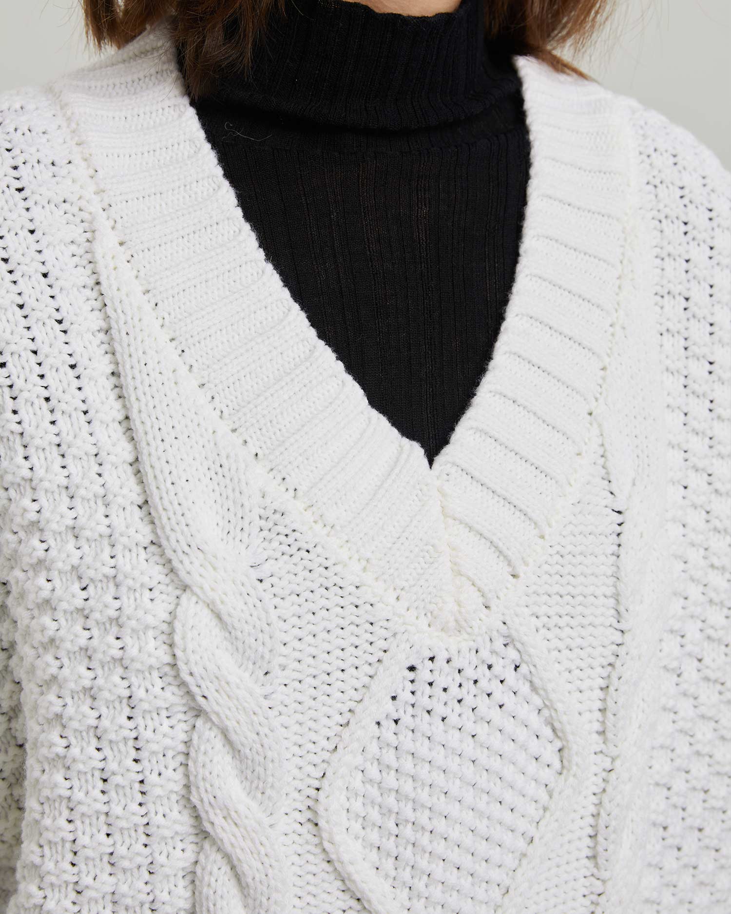 V-Neck Sleeveless Sweater image 5