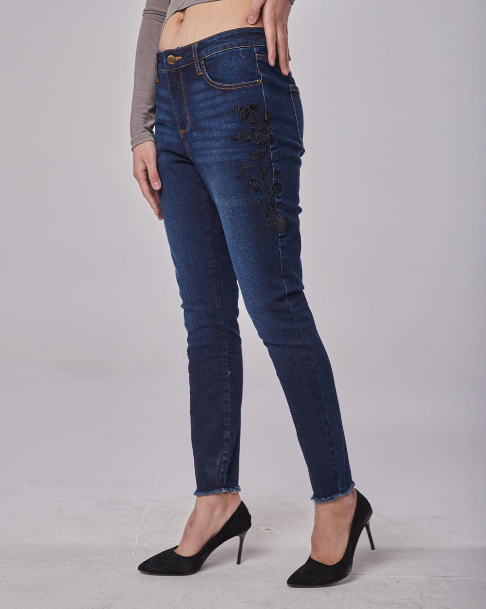 Jeans Cuffed with Trimmings image 1