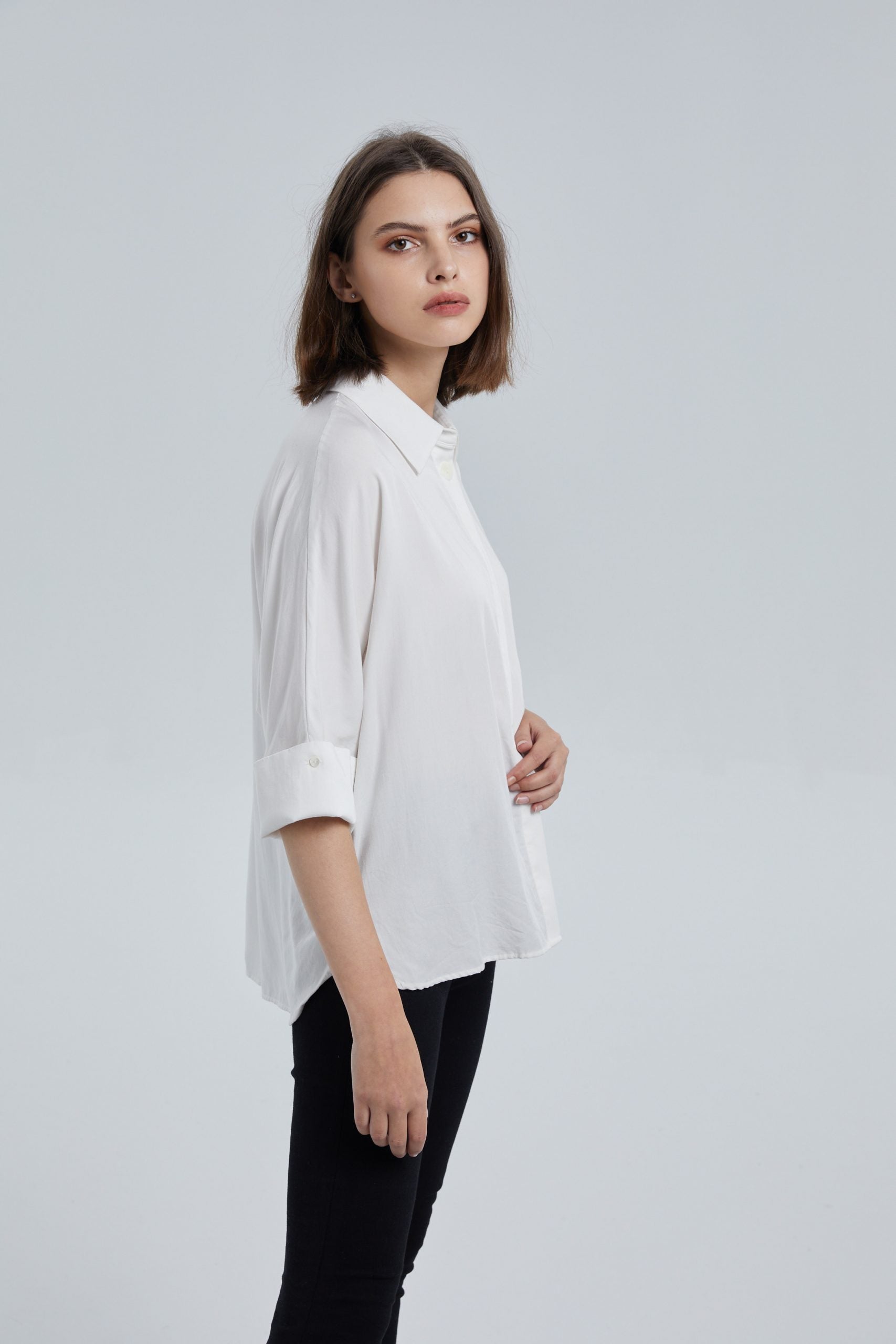 Loose-Fit Classic Short-Sleeve Shirt image 2