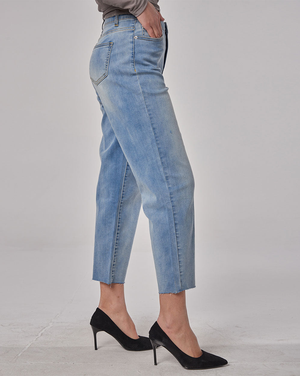 Women's Classic Loose Jeans image 1