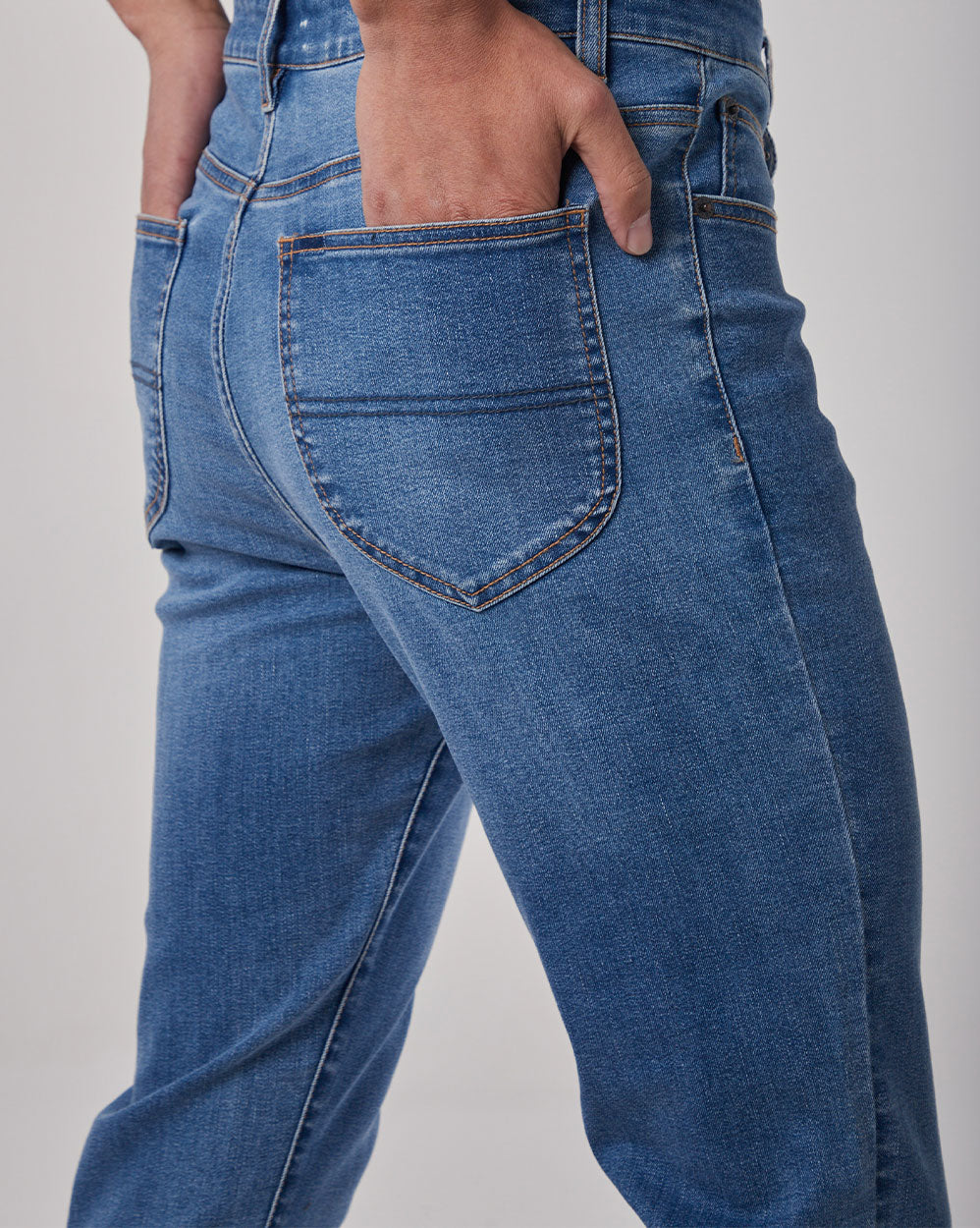 Regular Mid-Rise Jeans image 4