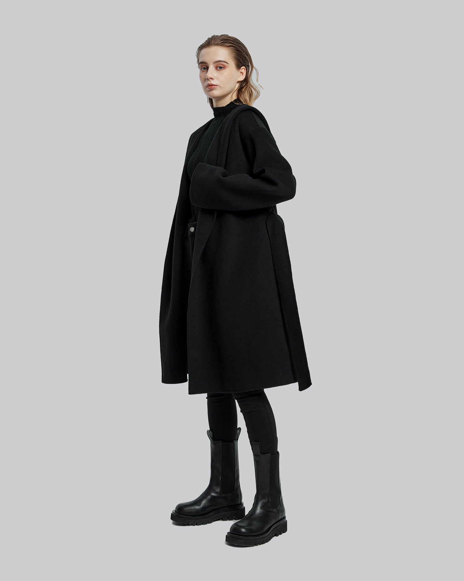 Hooded Wool Coat with Large V-Lapels image 4