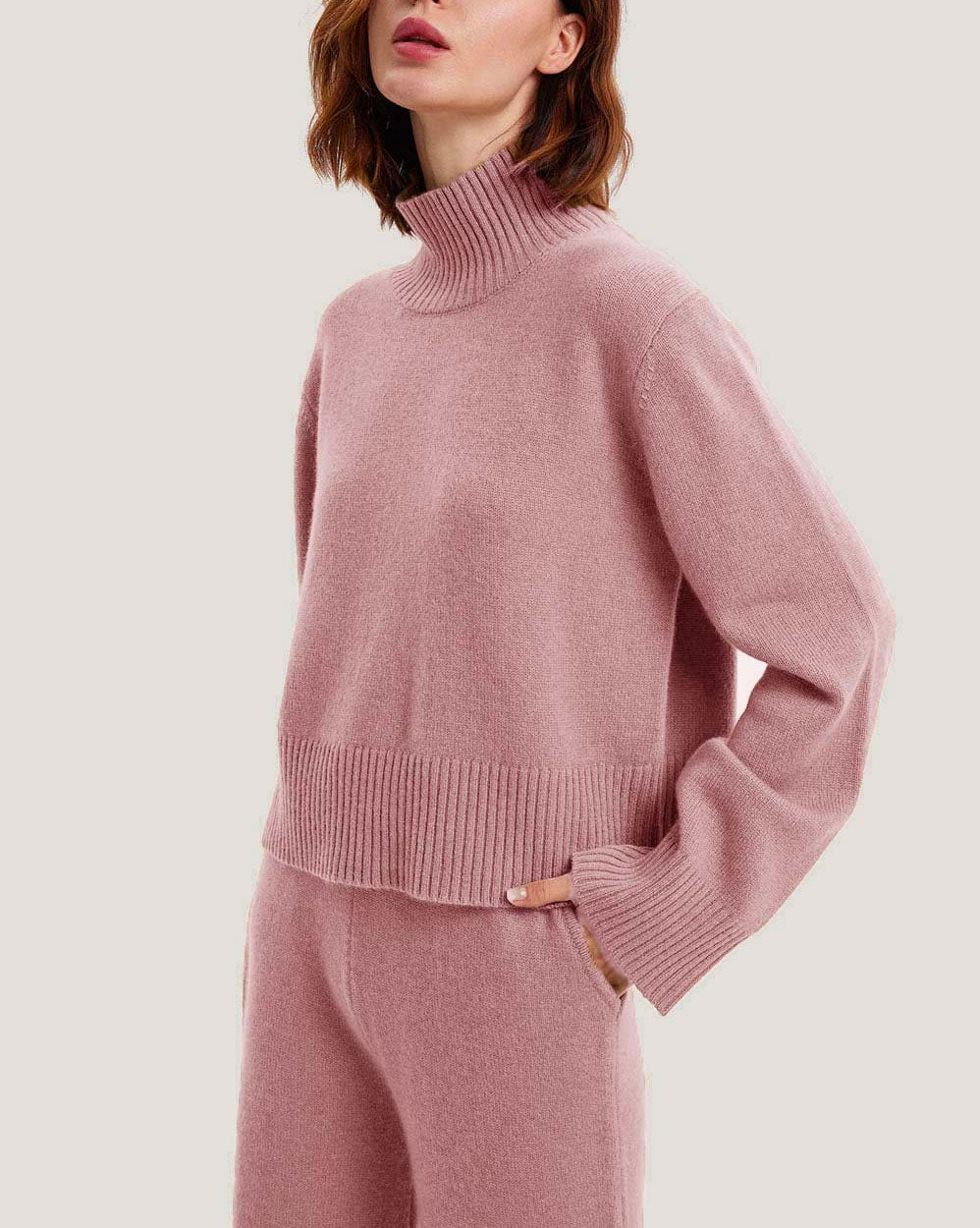 Cashmere Cropped Turtleneck Sweater - Pink, XL image