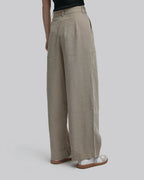 Solid Pleat Belted Loose Pants image 3