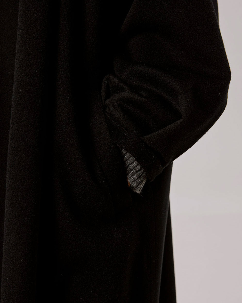 Crew Neck Buttoned Wool-Cashmere Coat image 5