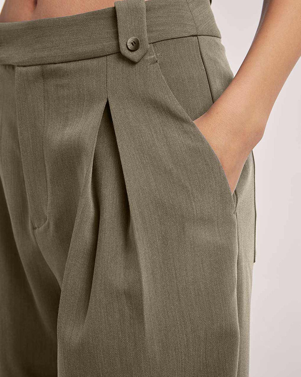 Belt Pleated Pants image 4
