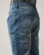 Men's Relaxed Fit Flex Jeans image 5