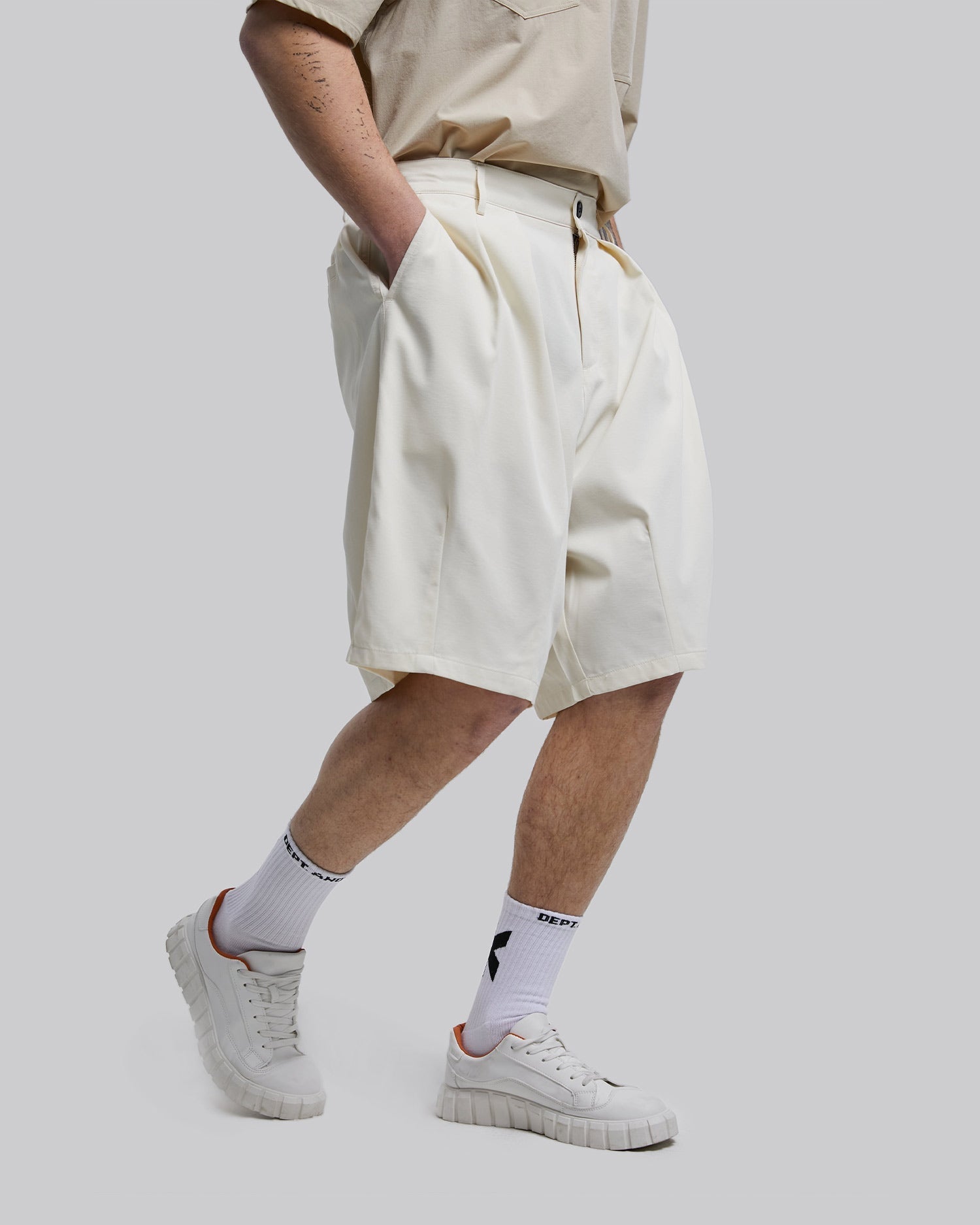 Creased Plain Shorts image 3