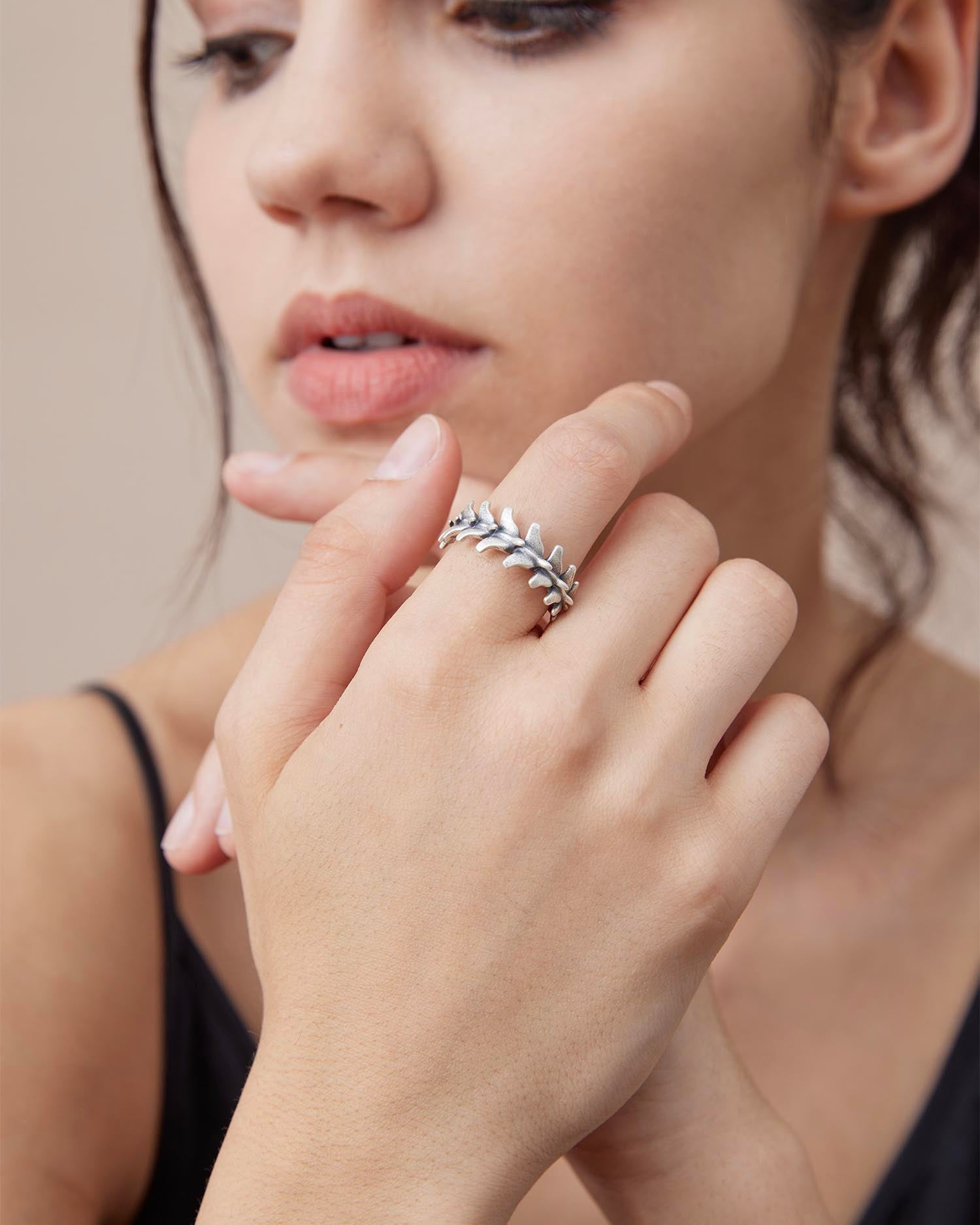 Silver Adjustable Spine Ring image 1