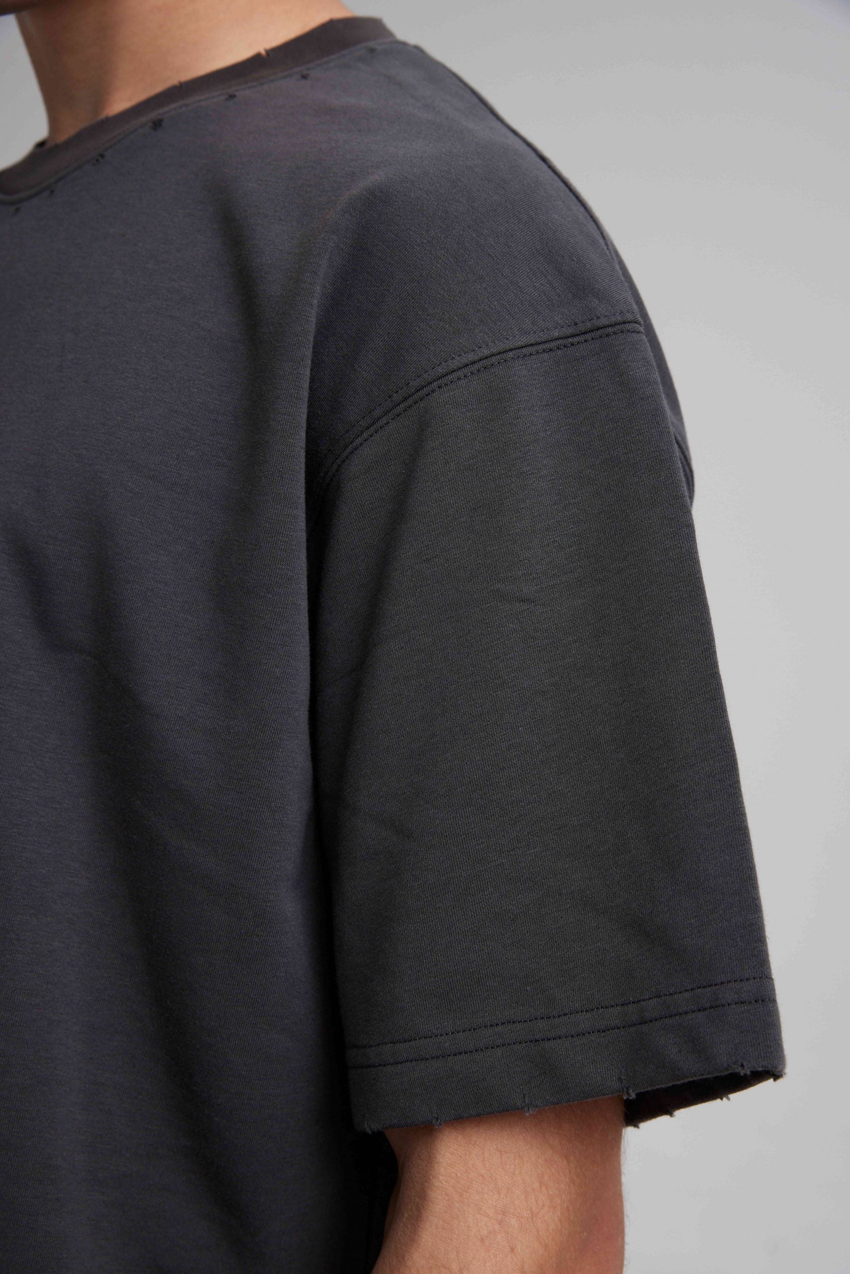 T-Shirt With Collar Details image 5