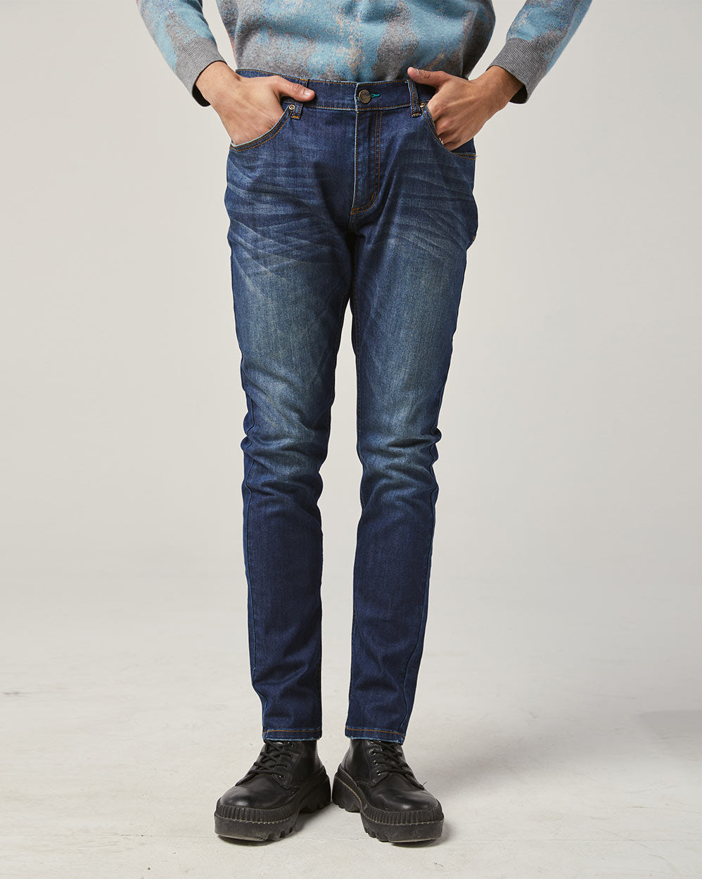 Men’s Relaxed Fit Jeans image 0