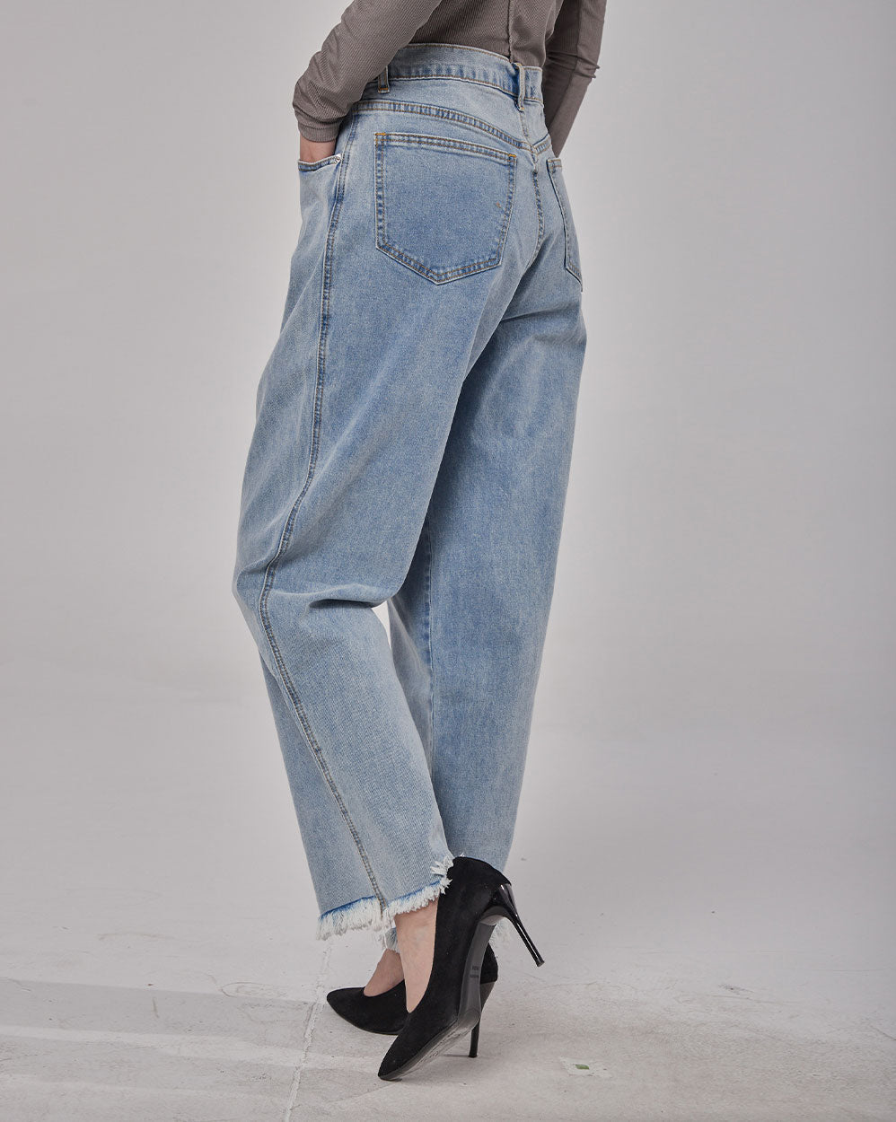 Women's Loose Denim Jeans image 2