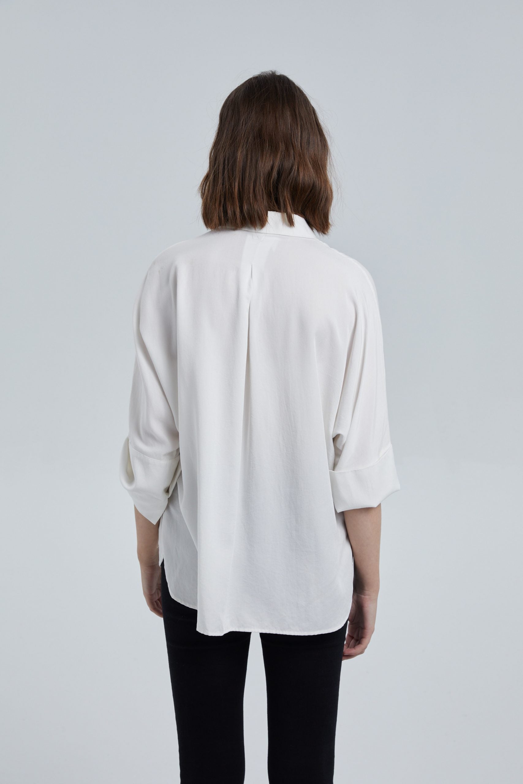 Loose-Fit Classic Short-Sleeve Shirt image 3
