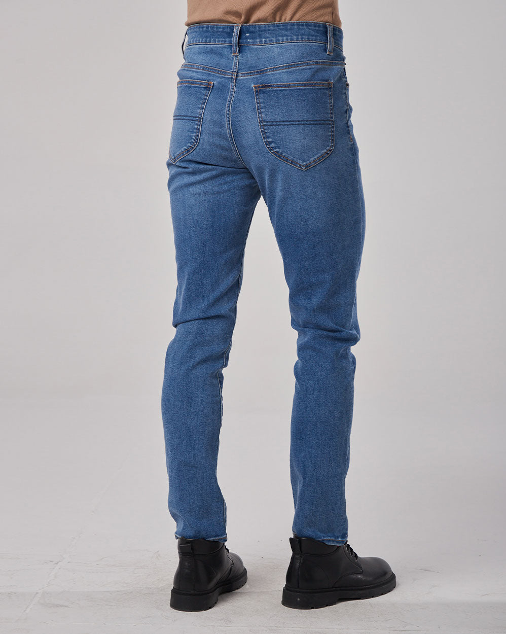 Regular Mid-Rise Jeans image 3