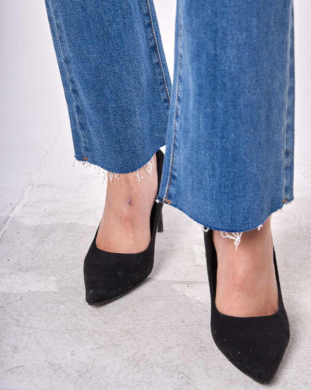 High-Rise Loose Jeans image 5