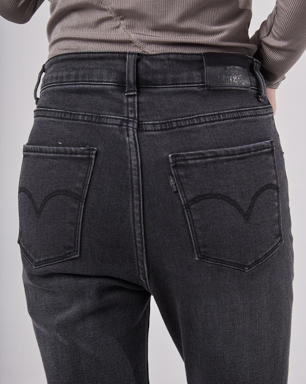 Women's Regular Fit Stretch Jeans image 5