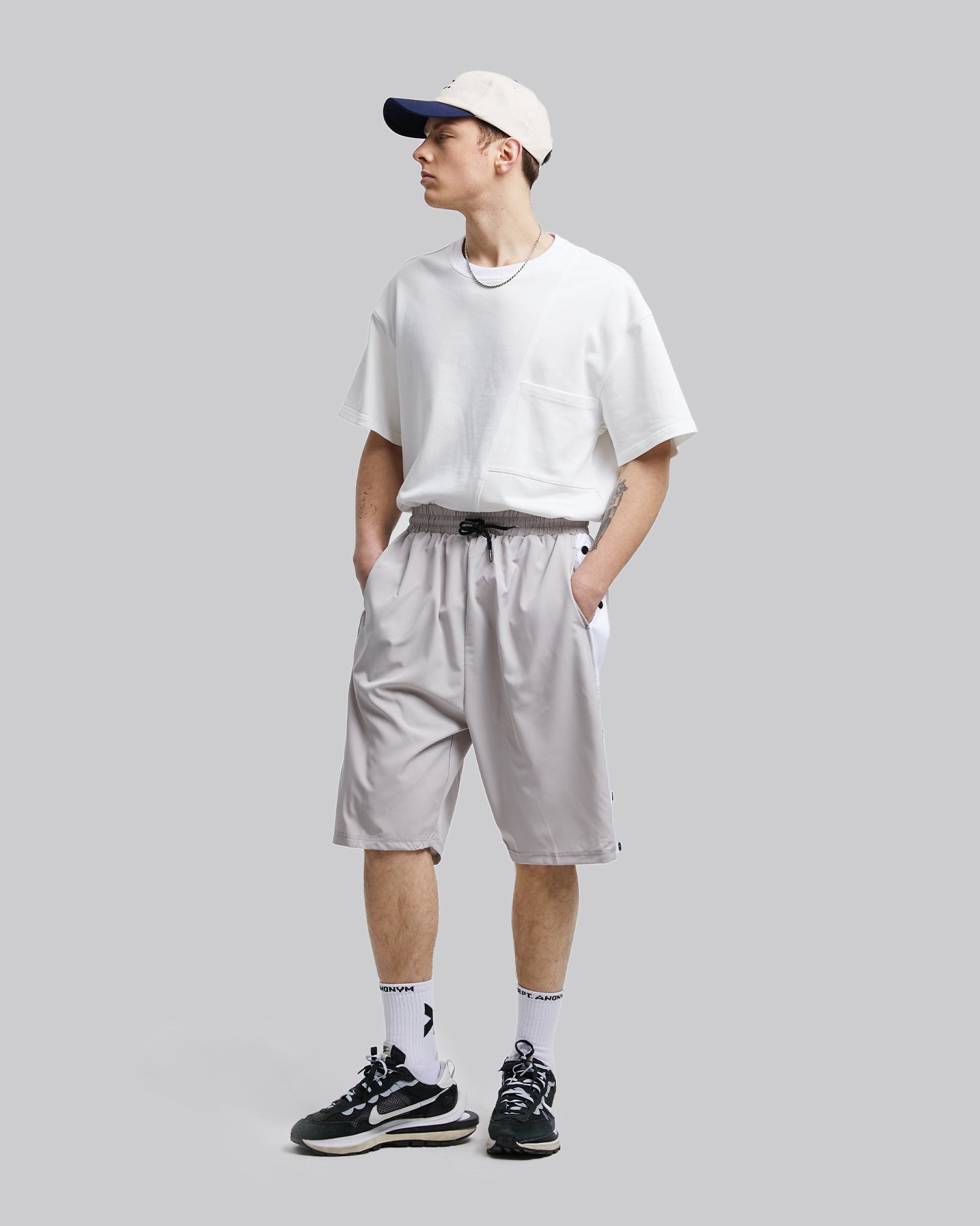 Track-Shorts with Buttoned Sides - Gray, L image