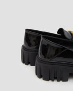Shiny Leather Loafers With Chain image 4