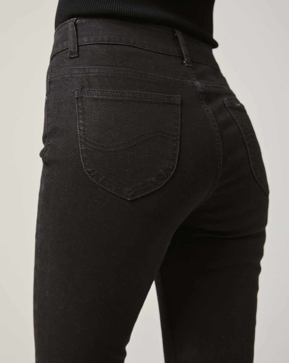 Women's Classic Tapered Jeans image 5