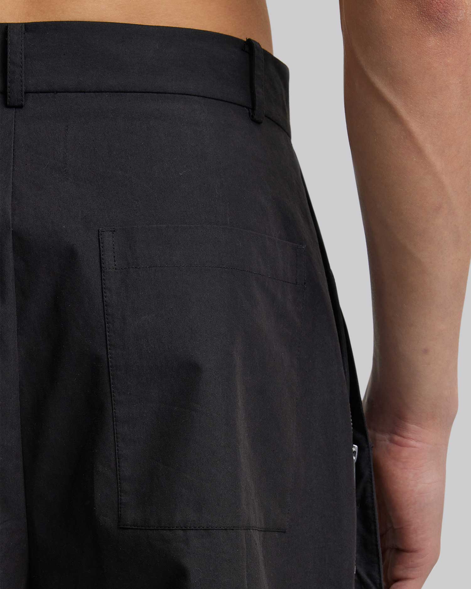 Past-Knees Cargo Shorts image 5