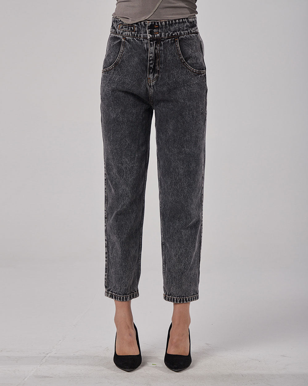 Women's Classic Stretch Jeans image 0