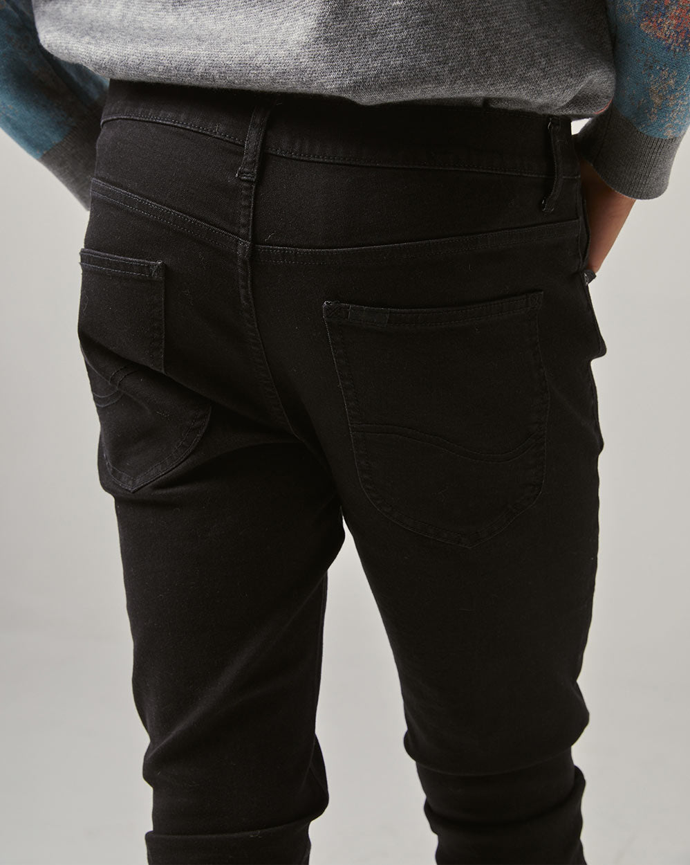 Men's Classic Regular Fit Jeans image 4