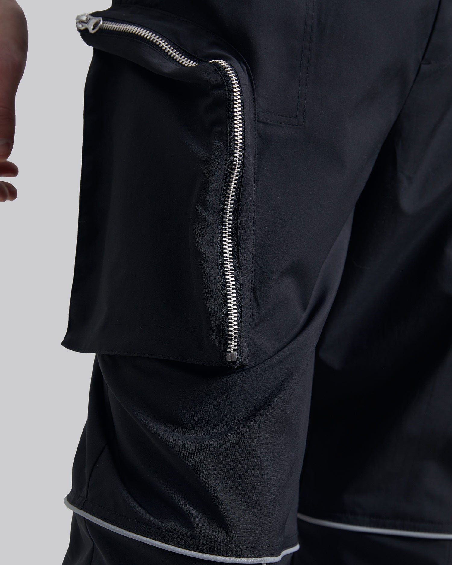 Side Pocket Tapered Pants image 5