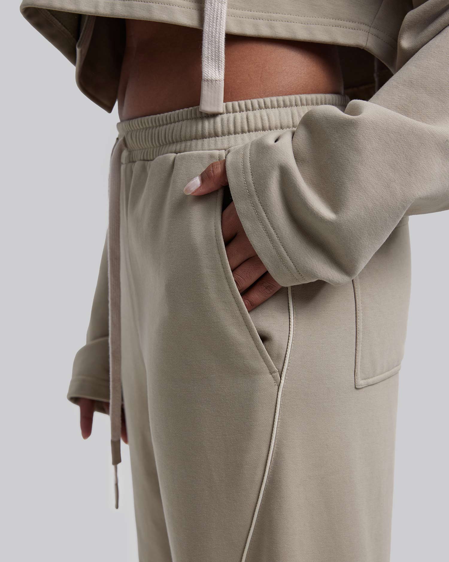 Sweatpants with Wavy Seams image 3