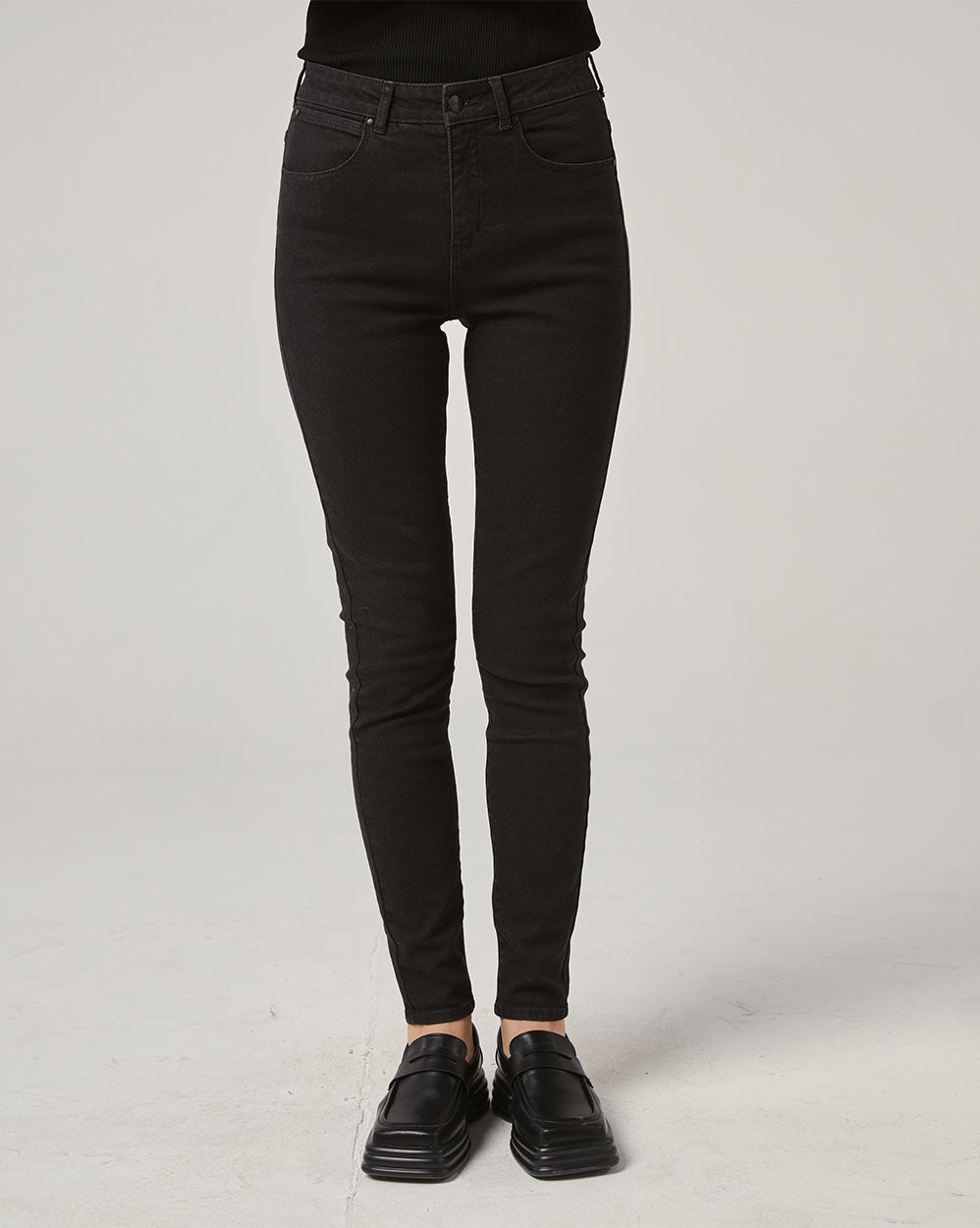 Women's Classic Slim-Fit Jeans - Black, XL image