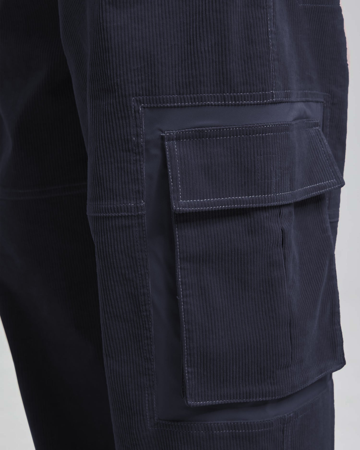Baggy Cargo Pants image 5