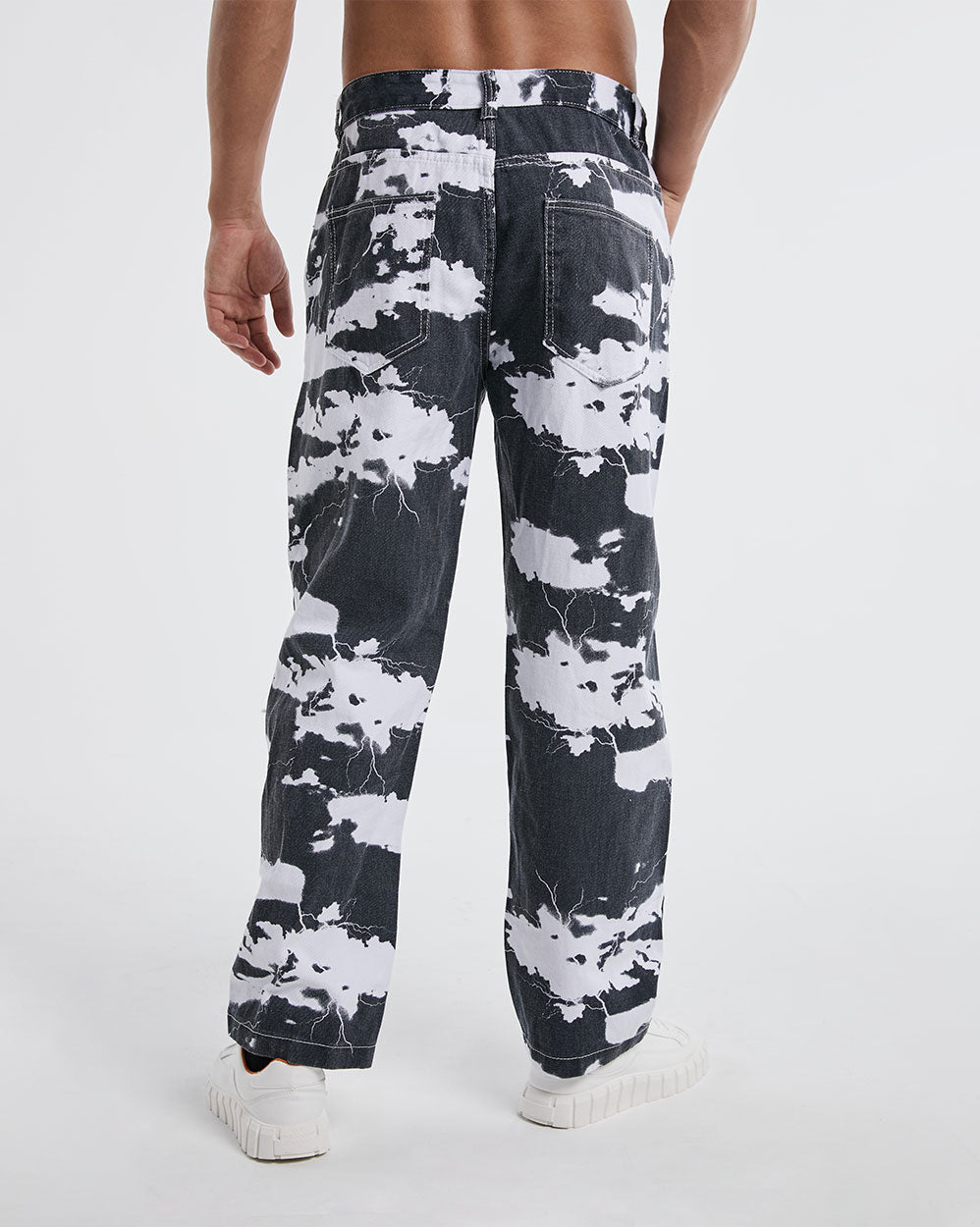 Stylish Dyed Straight Leg Jeans image 3