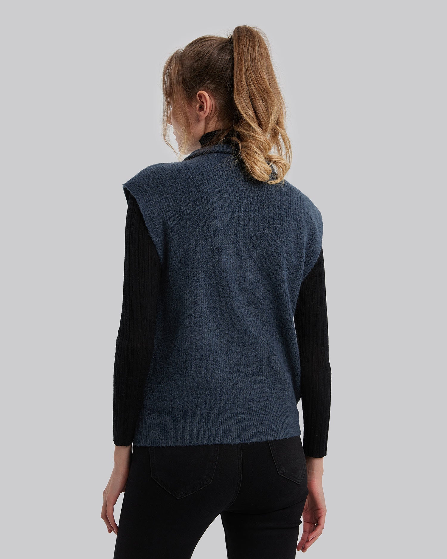 Half-Zip Vest image 3