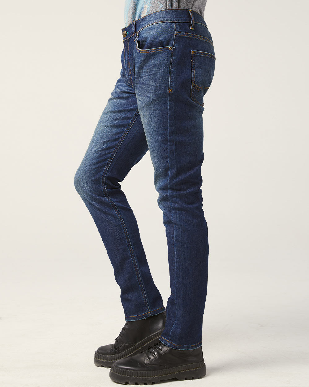 Men’s Relaxed Fit Jeans image 3